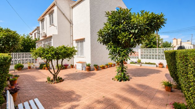Adosado - Reventa - Torrevieja -
                Torrevieja