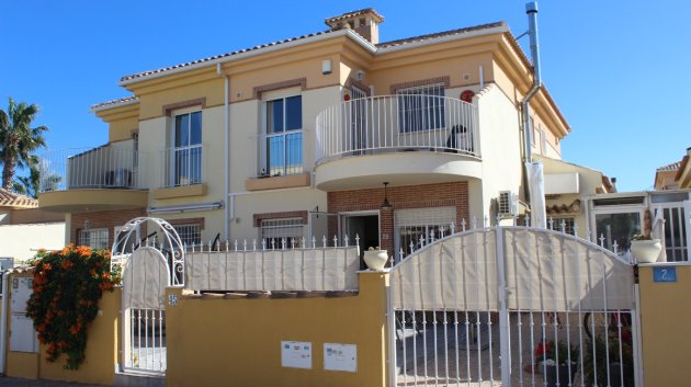 Adosado - Reventa - Villamartín -
            PAU 8