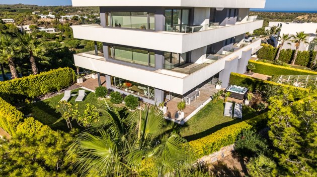 Apartamentos - Reventa - Las Colinas Golf Resort -
                LAS COLINAS GOLF RESORT