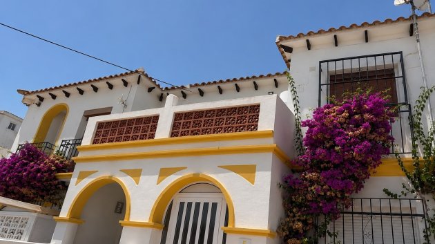 Apartamentos - Reventa - Orihuela Costa -
                Blue Lagoon