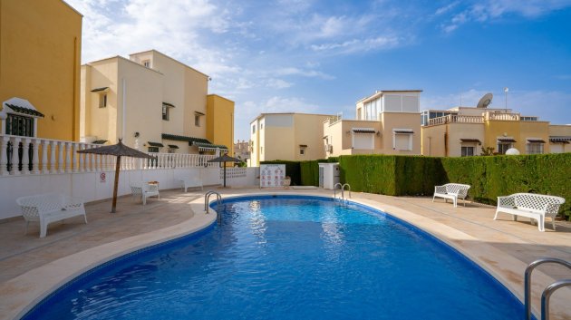 Apartamentos - Reventa - Orihuela Costa -
            Los Altos
