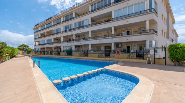 Apartamentos - Reventa - Orihuela Costa -
                Playa Flamenca