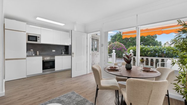 Apartamentos - Reventa - Orihuela Costa -
                Villamartín