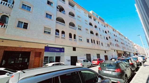 Apartamentos - Reventa - Torrevieja -
                Center