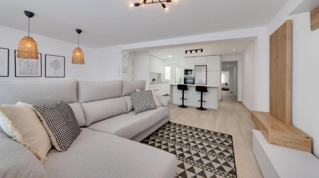 Apartamentos - Reventa - Torrevieja -
            Playa del Cura