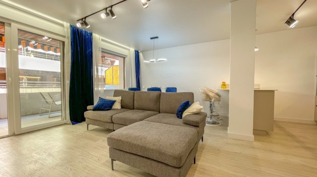 Apartamentos - Reventa - Torrevieja -
            Playa Los Naufragos