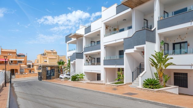 Apartments - Resale - Orihuela Costa -
            Los Altos