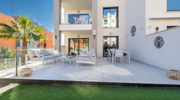 Apartments - Resale - Orihuela Costa -
            Villamartín