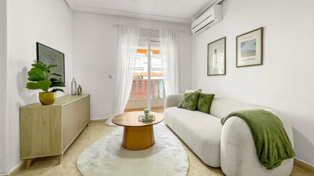 Apartments - Resale - Torrevieja -
                Playa de los Locos