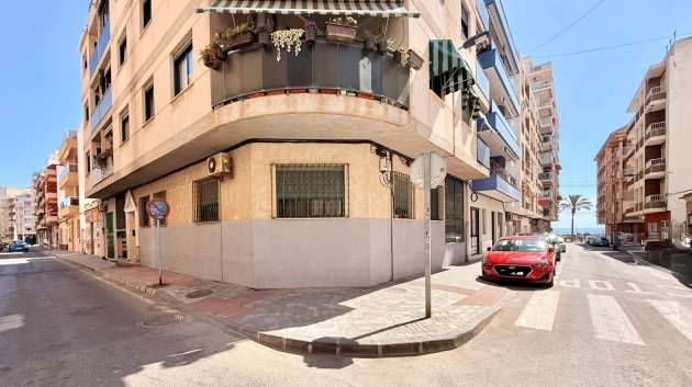 Apartments - Resale - Torrevieja -
                Playa del Cura