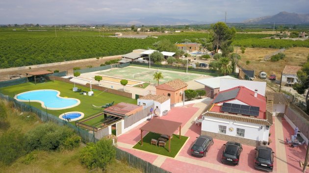 Chalets - Reventa - Benferri -
                Benferri - Country