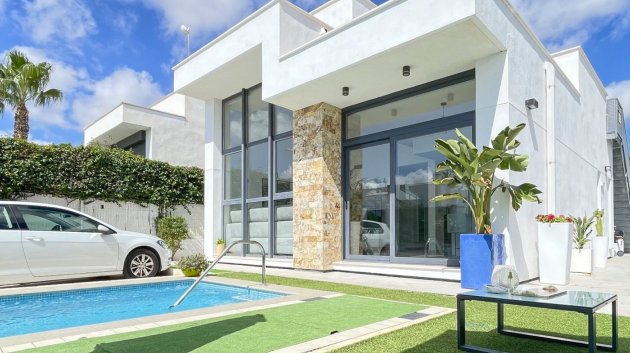 Chalets - Reventa -
                Ciudad Quesada - ML-13900