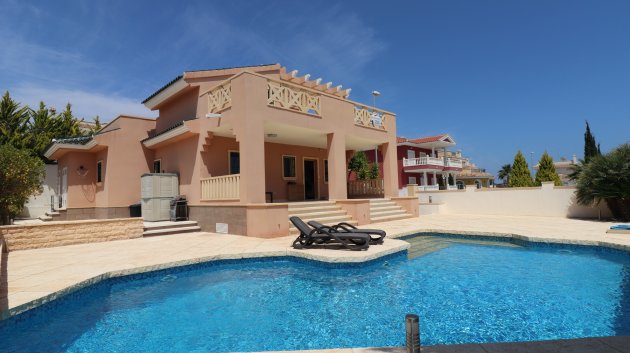 Chalets - Reventa -
                Ciudad Quesada - ML-80609