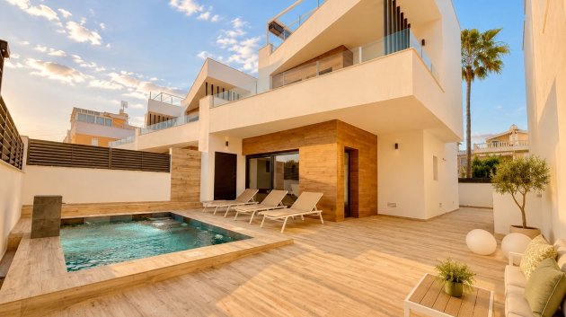 Chalets - Reventa - Guardamar del Segura -
                El Moncayo