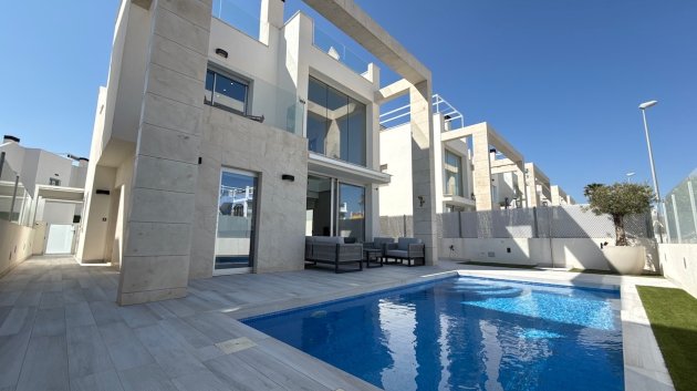 Chalets - Reventa -
                Lomas de Cabo Roig - ML-47653