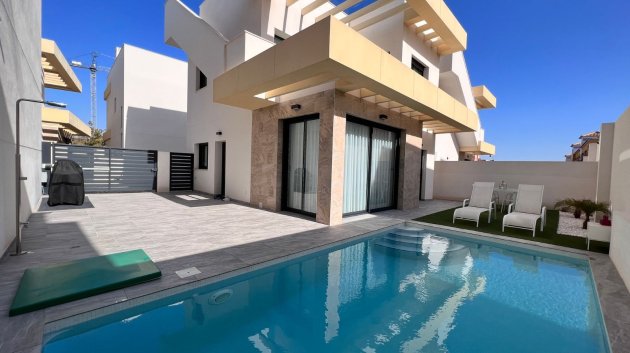 Chalets - Reventa - Los Montesinos -
            Los Montesinos