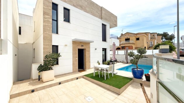 Chalets - Reventa -
                Orihuela Costa - ML-14326