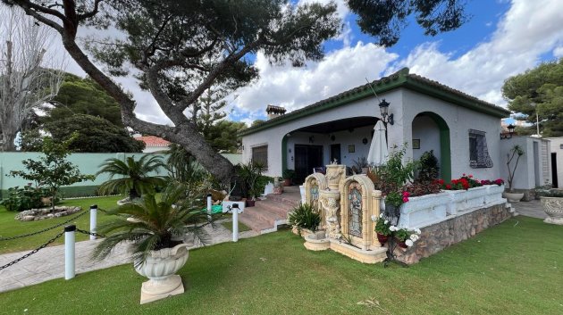 Chalets - Reventa -
                Orihuela Costa - ML-25856