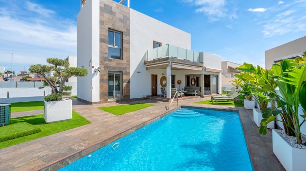 Chalets - Reventa -
                Orihuela Costa - ML-59568