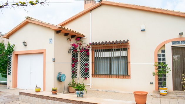 Chalets - Reventa - Orihuela Costa -
                MUY CERCA DE LA PLAYA