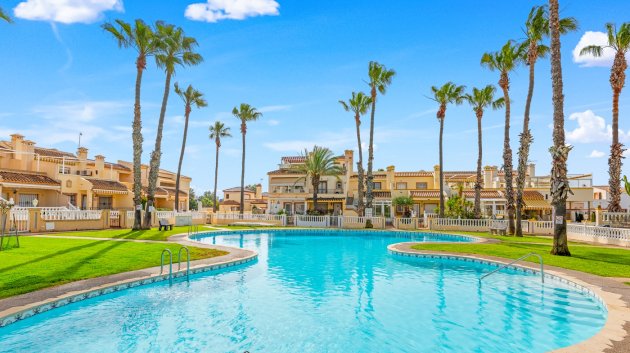 Chalets - Reventa - Orihuela Costa -
            Playa Flamenca