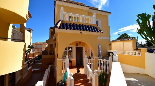 Chalets - Reventa - Orihuela Costa -
                Villamartín