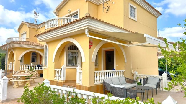 Chalets - Reventa - Orihuela Costa -
            Villamartín