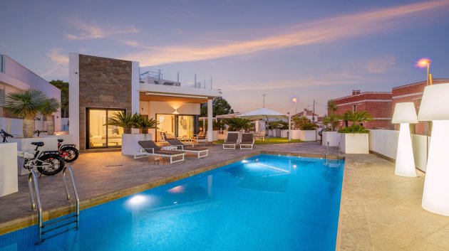 Chalets - Reventa - Orihuela Costa -
                Villamartín