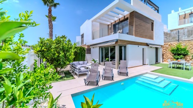 Chalets - Reventa - Orihuela Costa -
            Villamartín