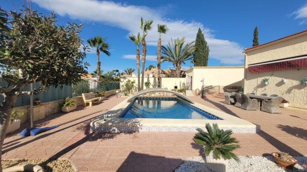 Chalets - Reventa - San Fulgencio -
                Urbanización La Marina