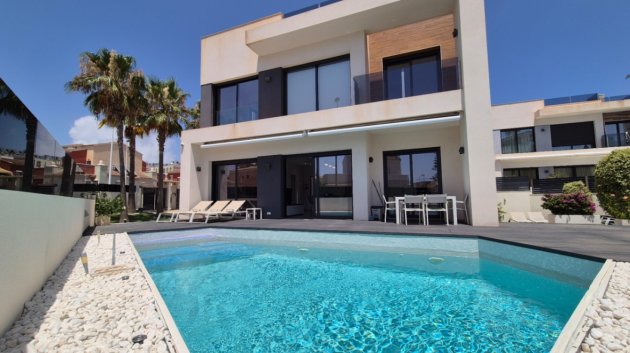 Chalets - Reventa - Torrevieja -
            Costa Blanca