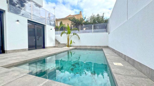 Chalets - Reventa - Torrevieja -
            Los Balcones