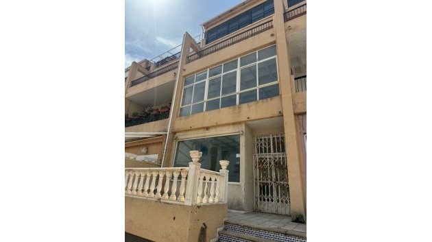 Commercial - Revente - Torrevieja -
                La Mata