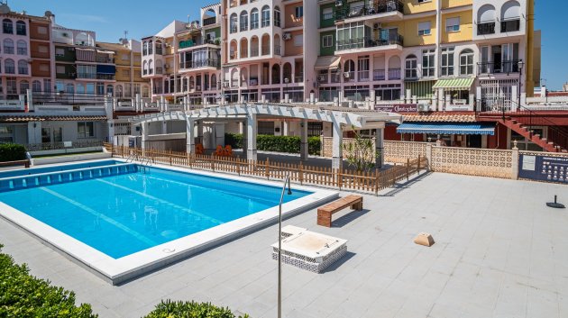 Locales - Reventa - Torrevieja -
                La veleta