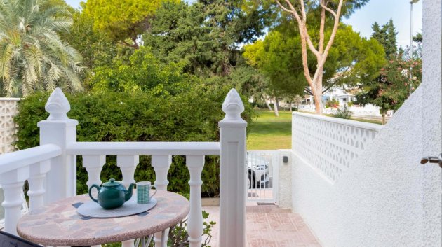 Maison de ville - Revente - Orihuela Costa -
            La Zenia