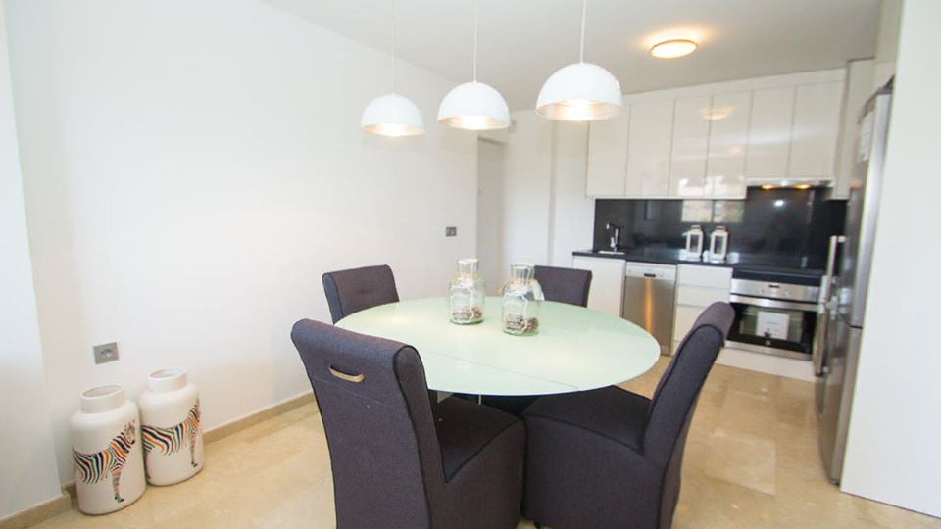 New Build - Apartments -
Res. Las Filipinas