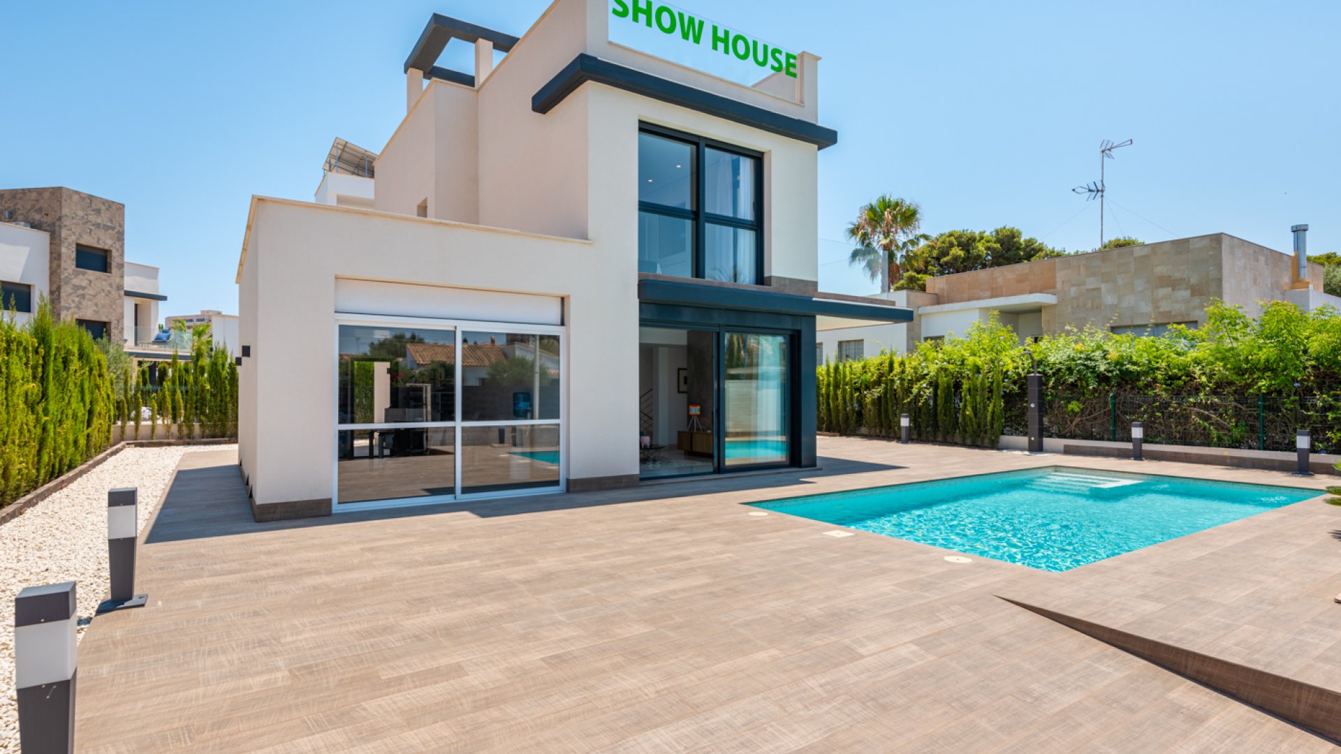 New Build - Villa -
Playa Paraiso