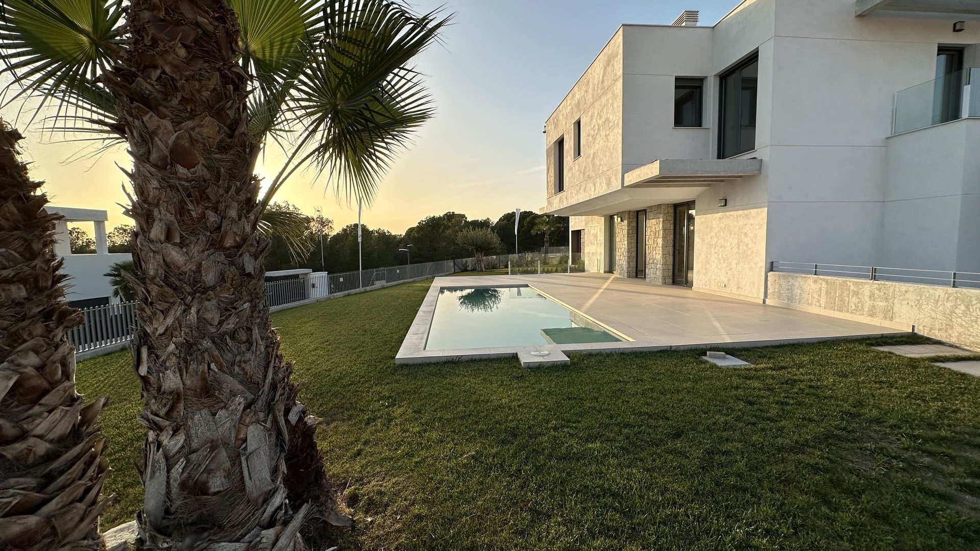 Obra nueva - Adosado -
Finestrat