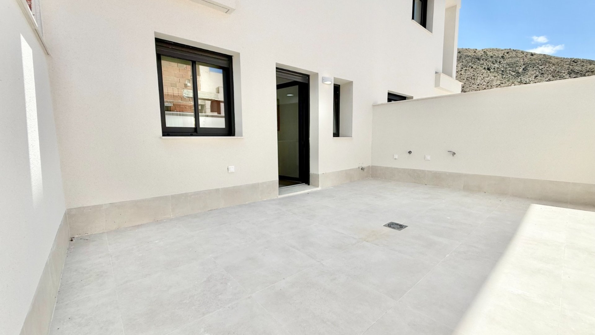 Obra nueva - Apartamentos -
Cox