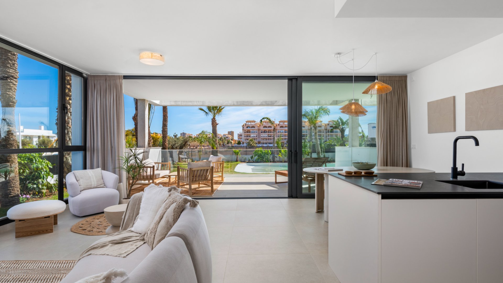 Obra nueva - Apartamentos -
Islas Menores