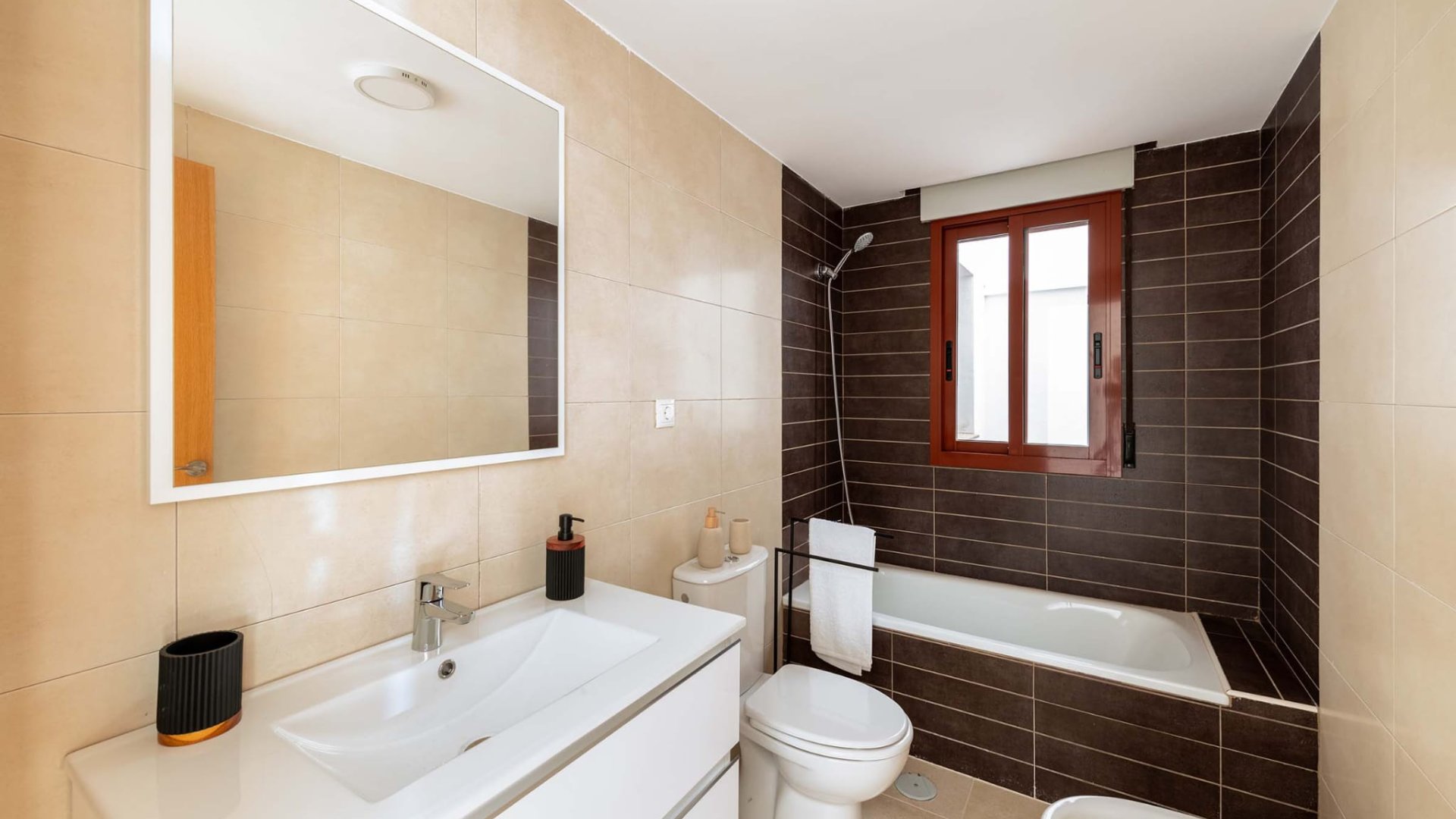 Obra nueva - Apartamentos -
Jerónimo y Avileses