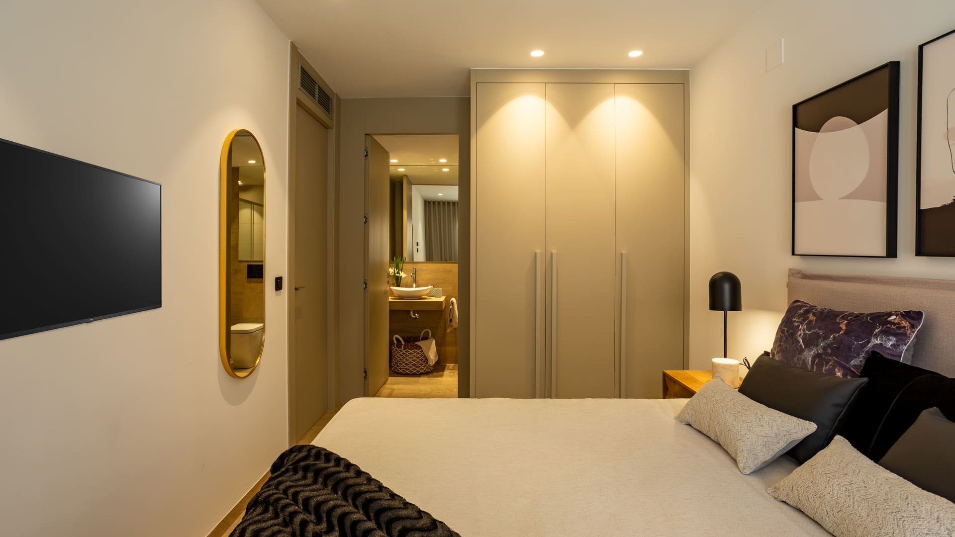 Obra nueva - Apartamentos -
La Finca Golf