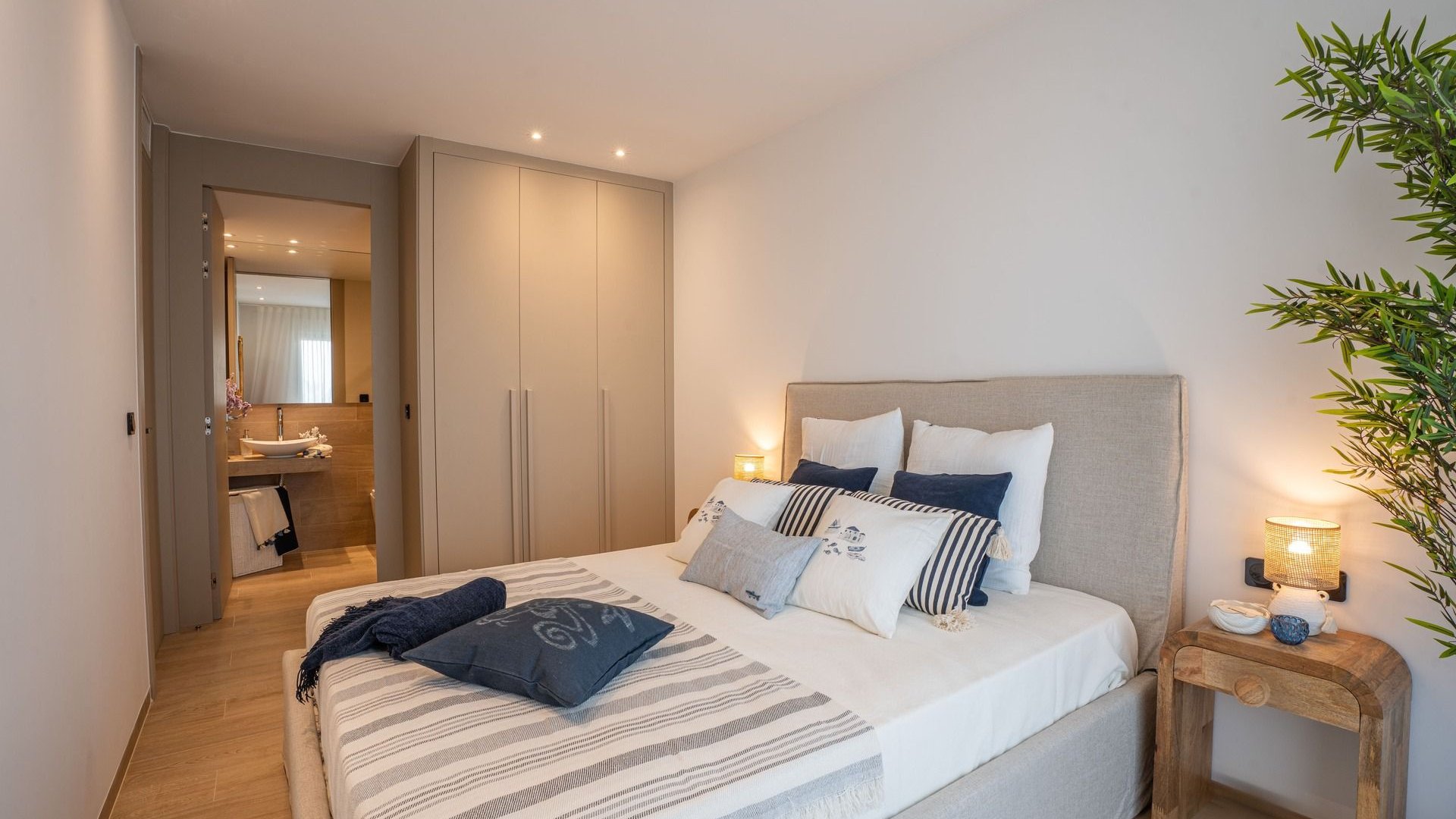 Obra nueva - Apartamentos -
La Finca Golf