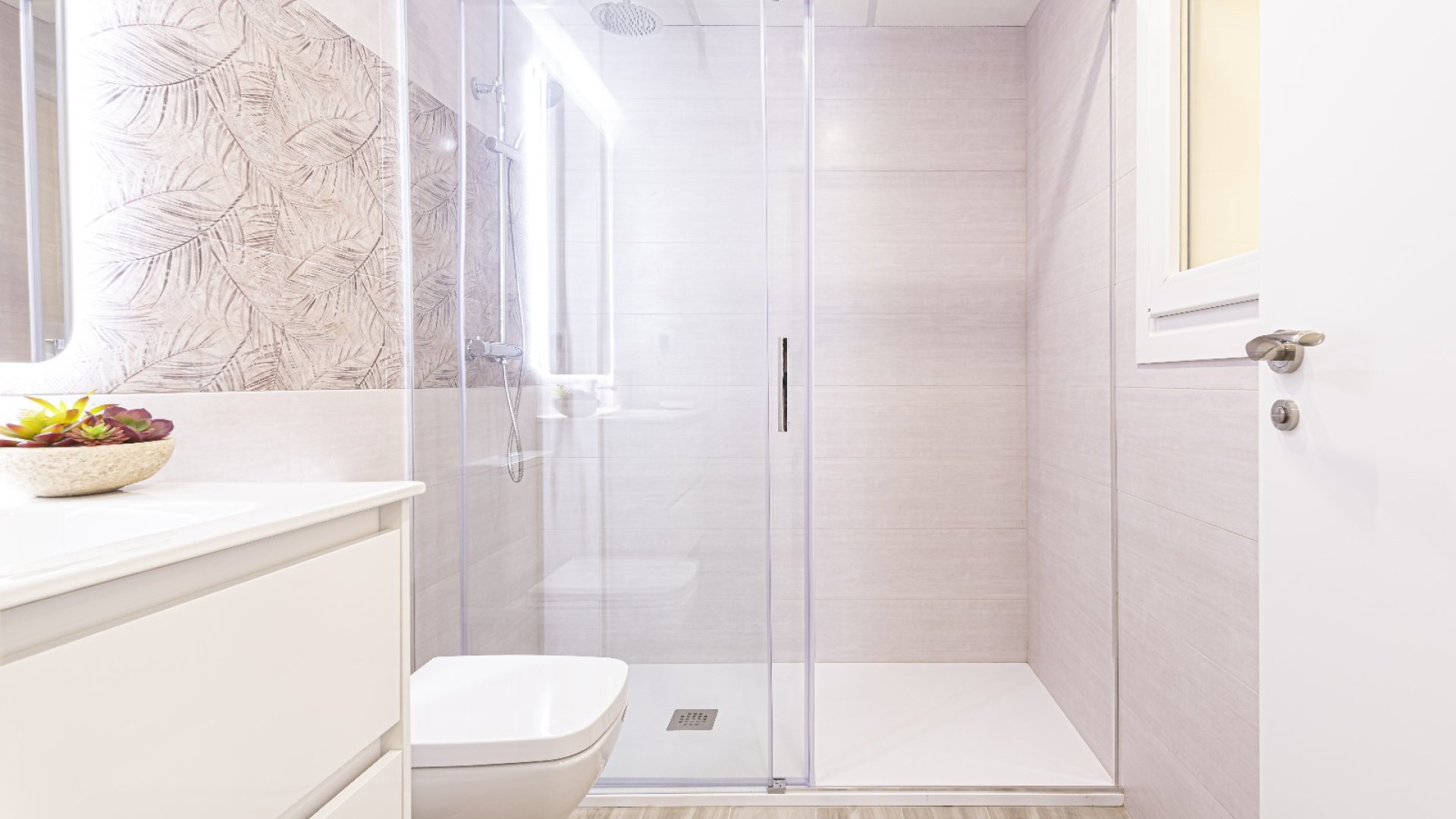 Obra nueva - Apartamentos -
La Manga del Mar Menor