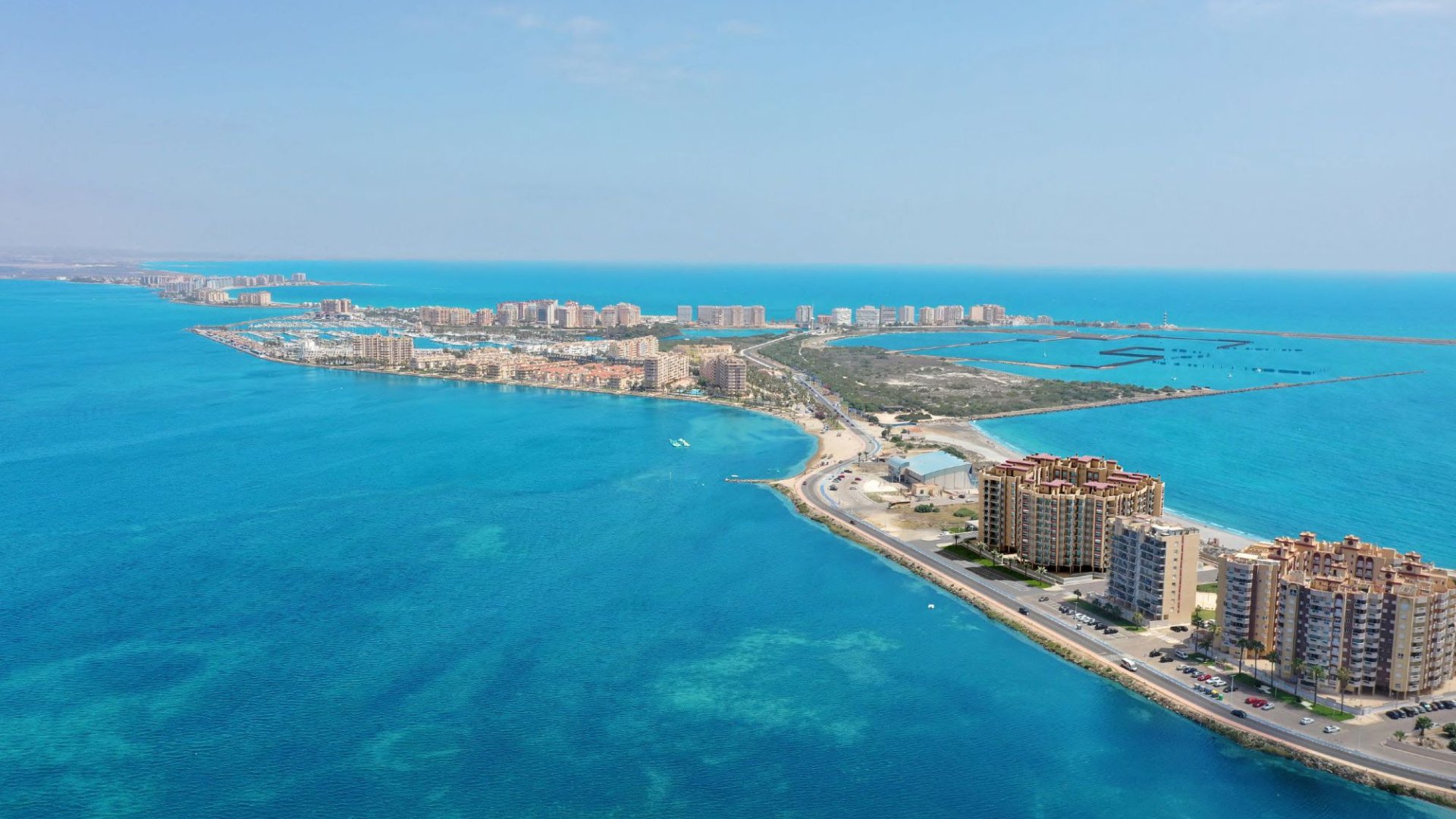 Obra nueva - Apartamentos -
La Manga del Mar Menor