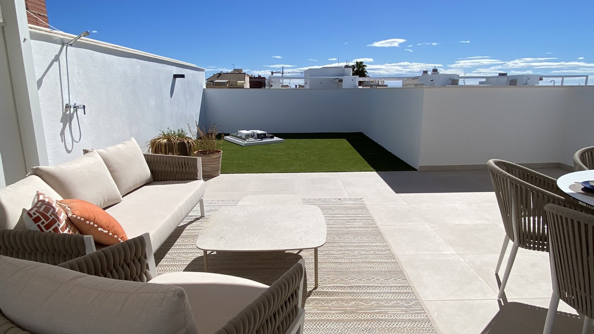 Obra nueva - Apartamentos -
Pilar de la Horadada