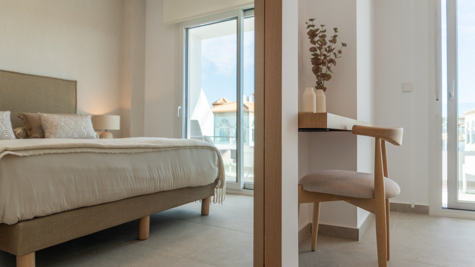 Obra nueva - Apartamentos -
Playa Flamenca
