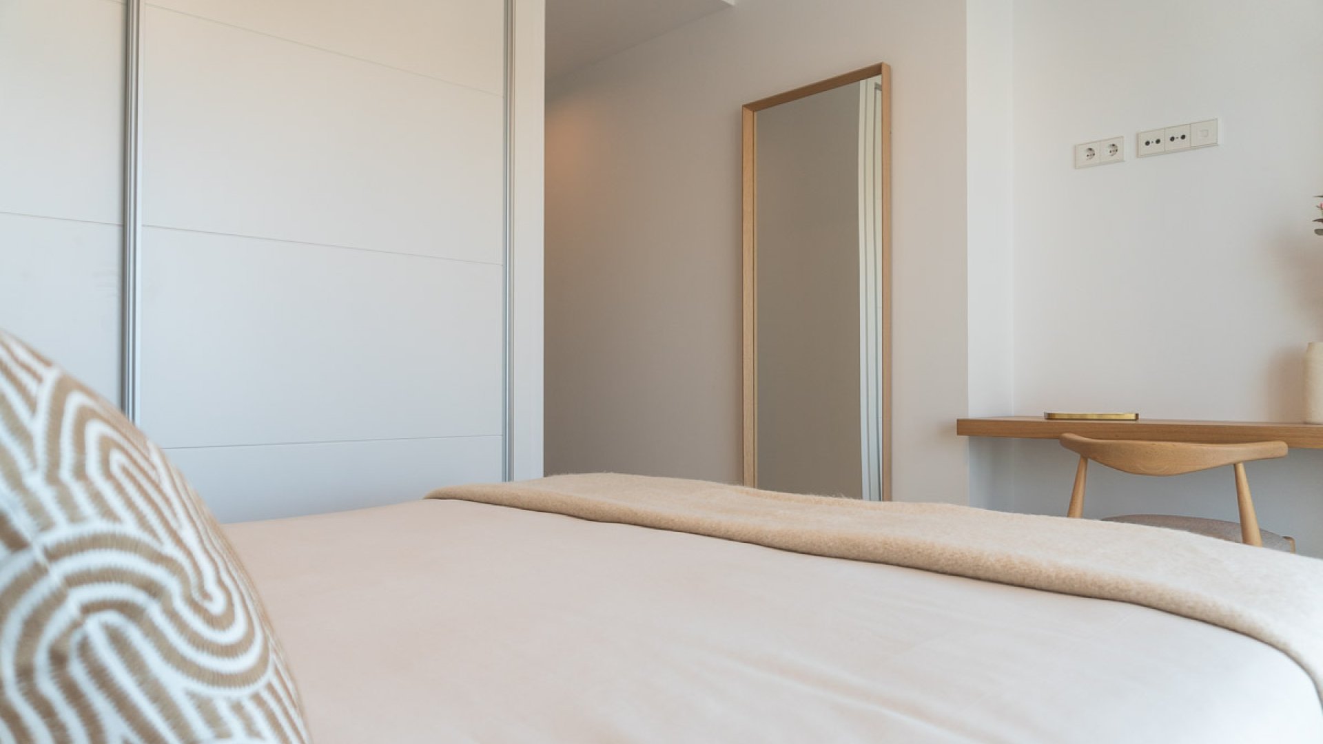 Obra nueva - Apartamentos -
Playa Flamenca