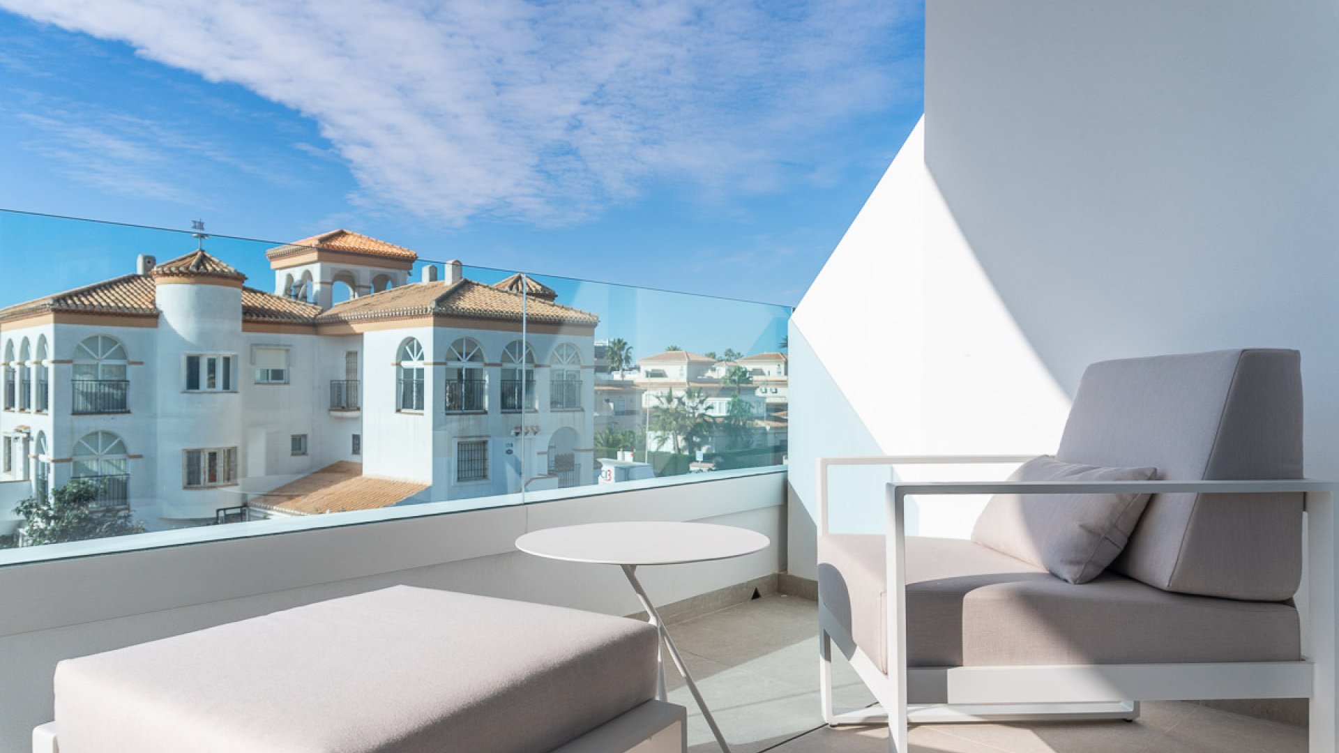 Obra nueva - Apartamentos -
Playa Flamenca
