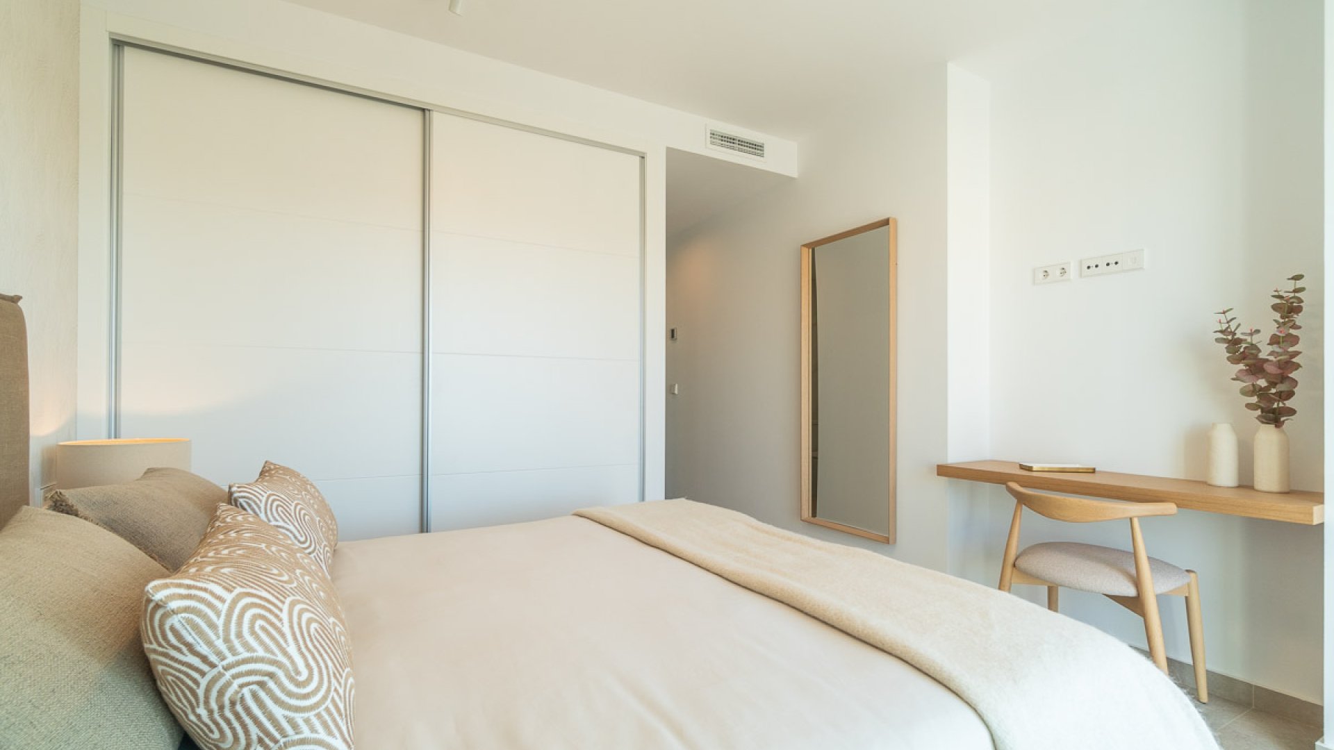 Obra nueva - Apartamentos -
Playa Flamenca